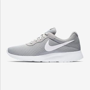gray men’s Nike tanjun
